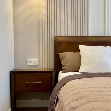 Favorit Apartments 2 Кім Безкоштовна Парковка Центр З Балконом Не Далеко Від Ж Д Вокзалу Звітні Документи Leópolis Exterior foto