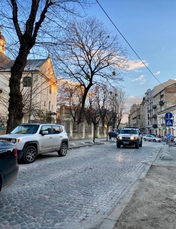 Favorit Apartments 2 Кім Безкоштовна Парковка Центр З Балконом Не Далеко Від Ж Д Вокзалу Звітні Документи Leópolis Exterior foto