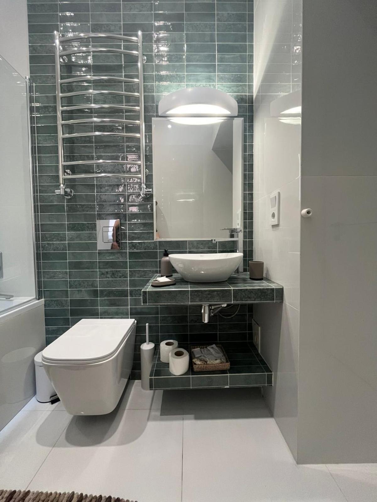 Favorit Apartments 2 Кім Безкоштовна Парковка Центр З Балконом Не Далеко Від Ж Д Вокзалу Звітні Документи Leópolis Exterior foto