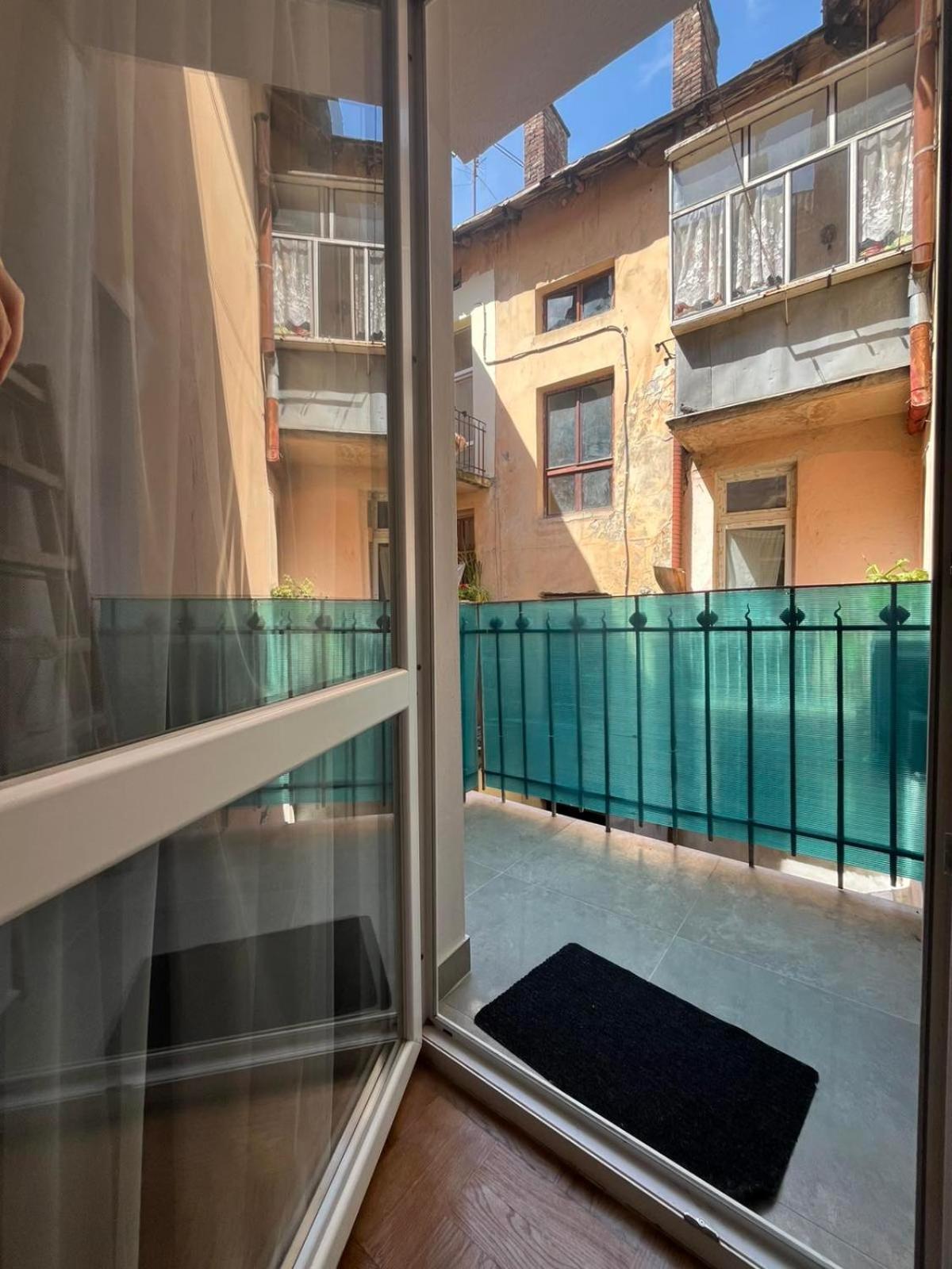 Favorit Apartments 2 Кім Безкоштовна Парковка Центр З Балконом Не Далеко Від Ж Д Вокзалу Звітні Документи Leópolis Exterior foto